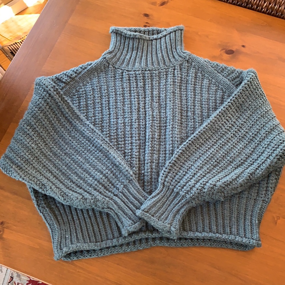 Great condition H&M cozy sweater